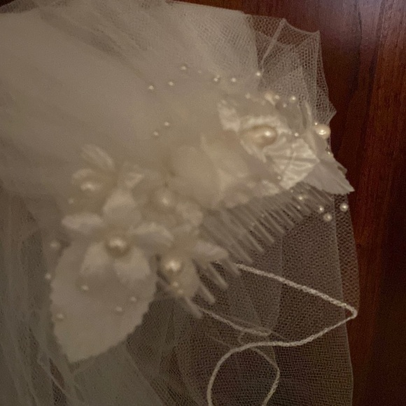 First communion dress and headpiece - Picture 7 of 7